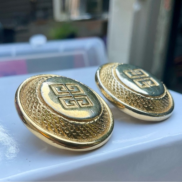 🌺Vintage Givenchy Gold Logo Earrimgs - Picture 10 of 14